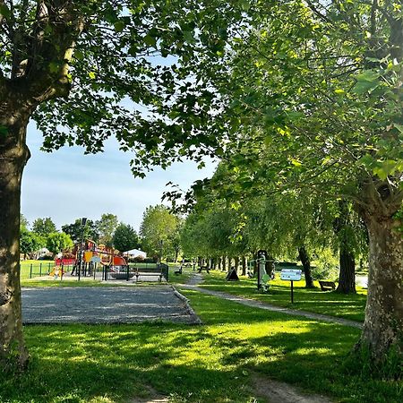 Les Cabanes Du Lac Vandre Экстерьер фото